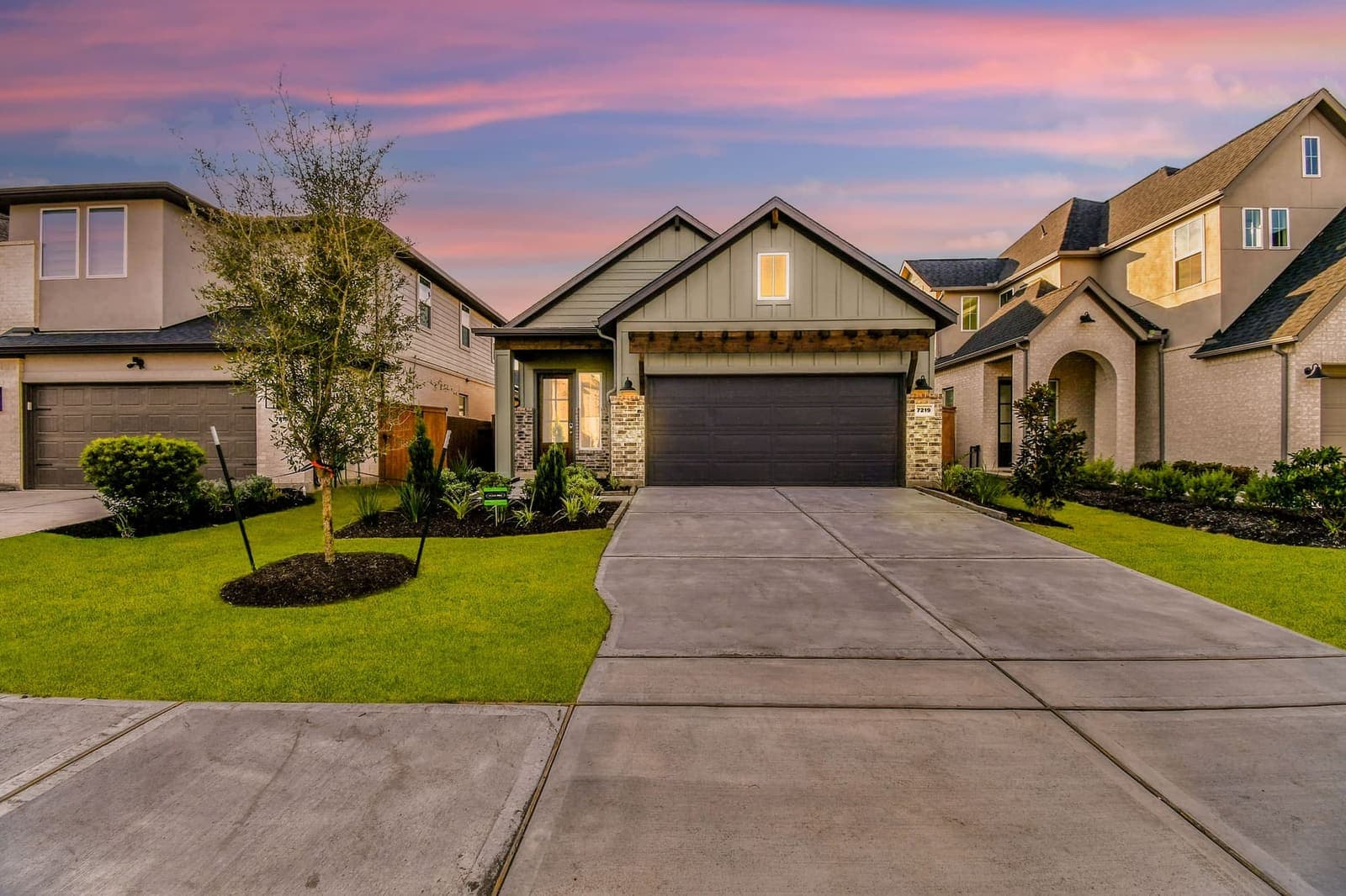 Lexma twilight photography — Houston home at dusk