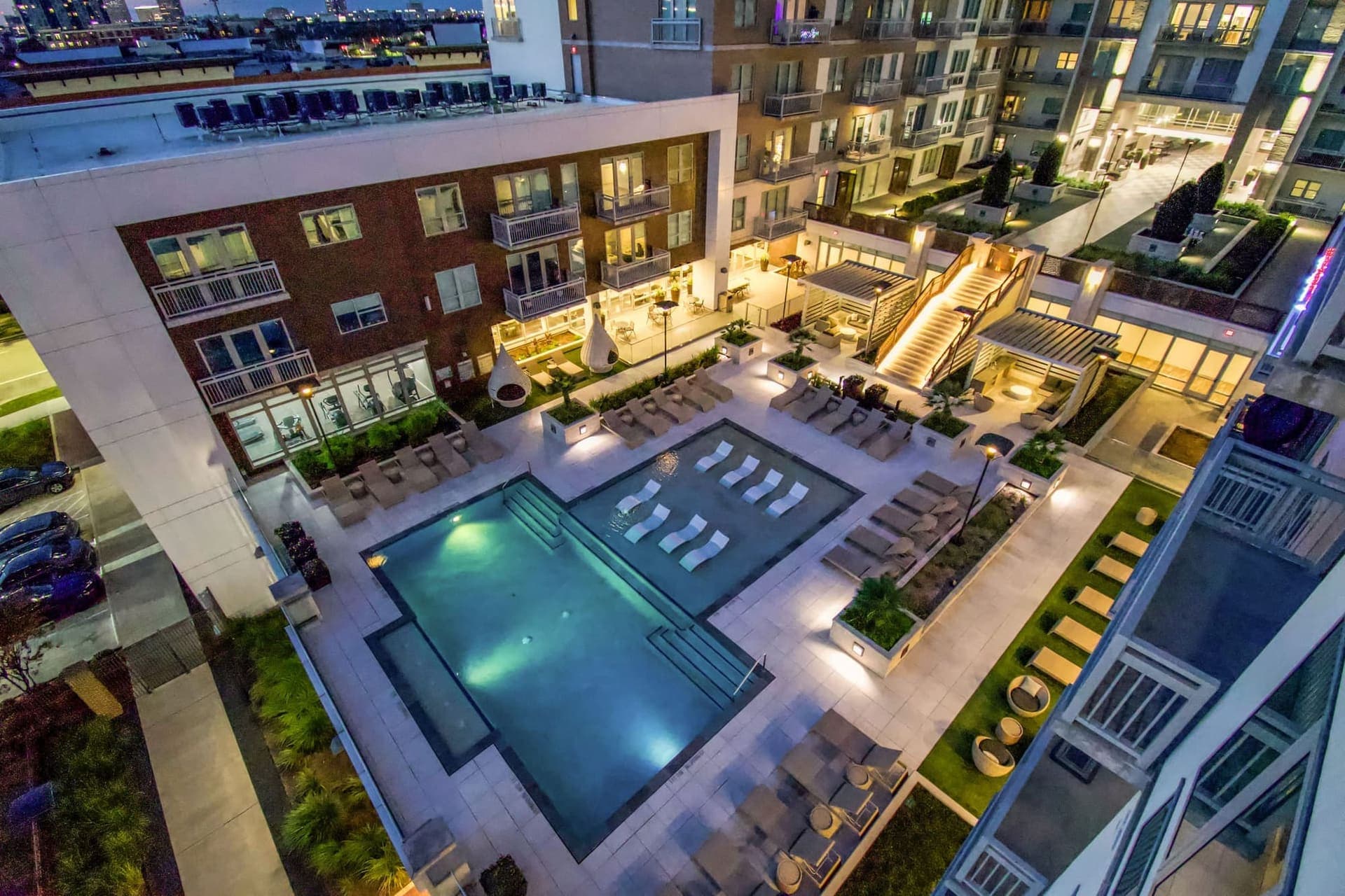Twilight real estate photography by Lexma — Houston property at dusk